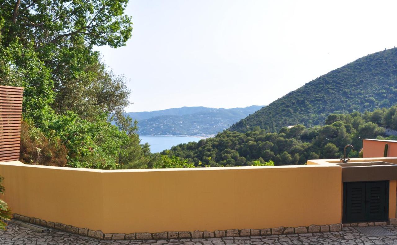 Una Spettacolare Vista Mare - Casa Con Jacuzzi แบร์เจจจี ภายนอก รูปภาพ