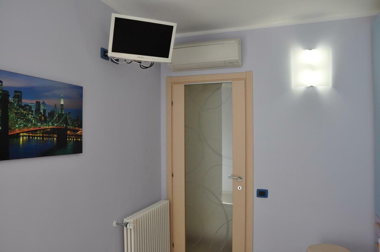 Una Spettacolare Vista Mare - Casa Con Jacuzzi แบร์เจจจี ภายนอก รูปภาพ
