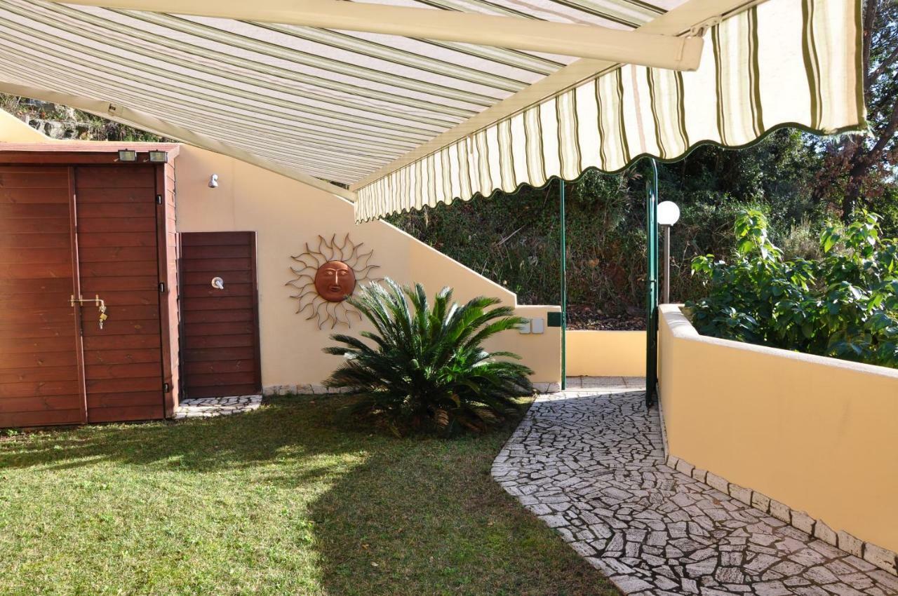 Una Spettacolare Vista Mare - Casa Con Jacuzzi แบร์เจจจี ภายนอก รูปภาพ